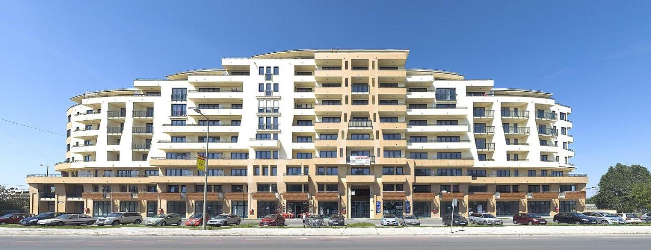 Tisza Palota Apartmanok Szeged Ngoại thất bức ảnh