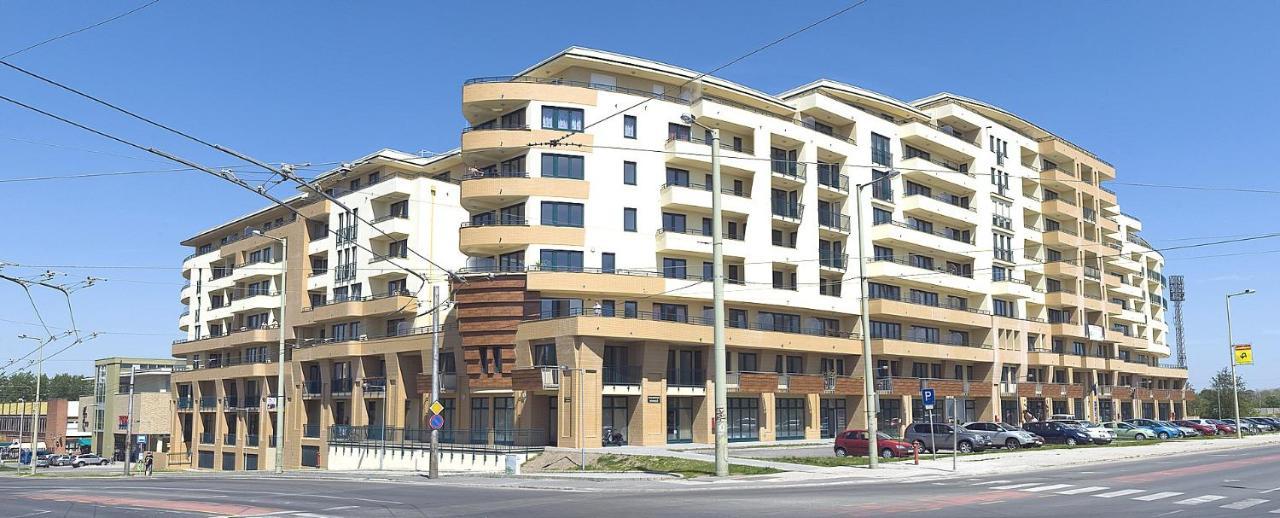 Tisza Palota Apartmanok Szeged Ngoại thất bức ảnh