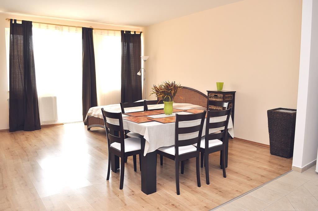 Tisza Palota Apartmanok Szeged Phòng bức ảnh