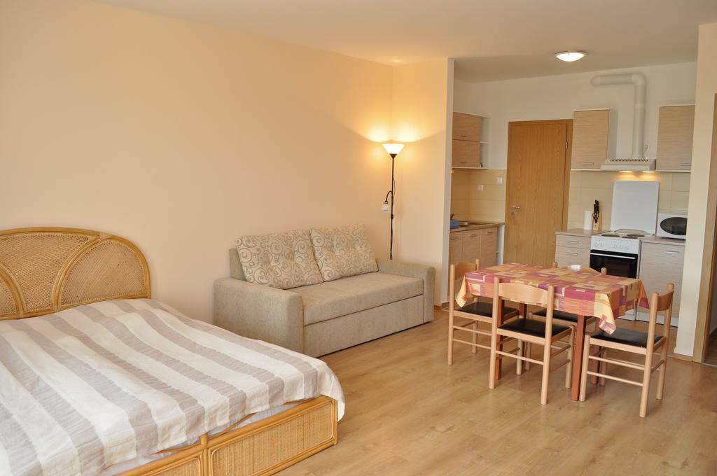 Tisza Palota Apartmanok Szeged Phòng bức ảnh
