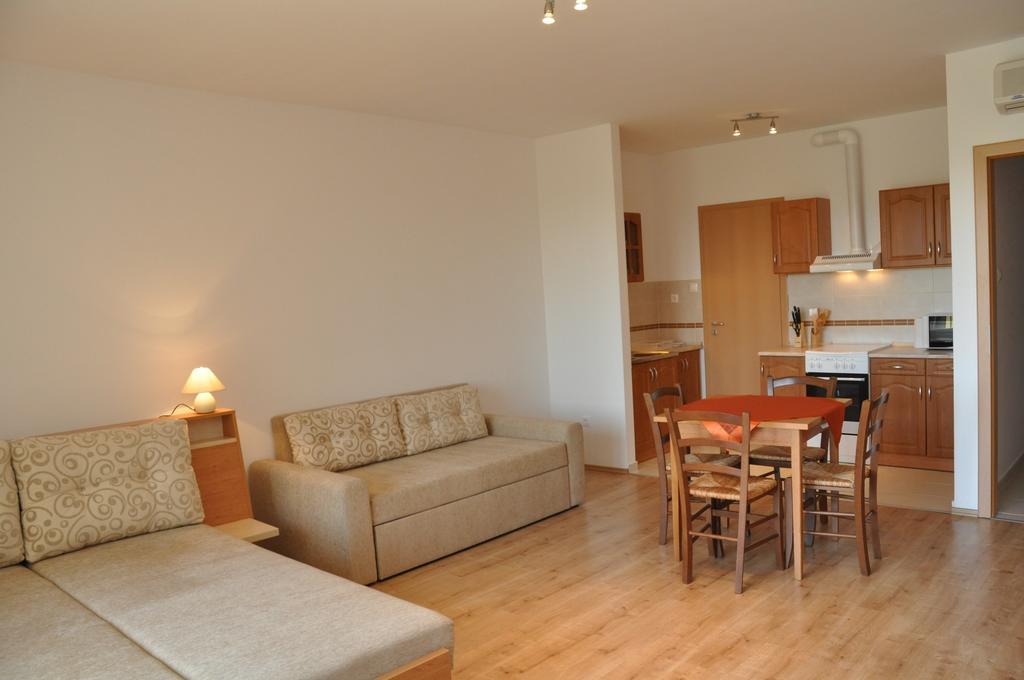 Tisza Palota Apartmanok Szeged Phòng bức ảnh