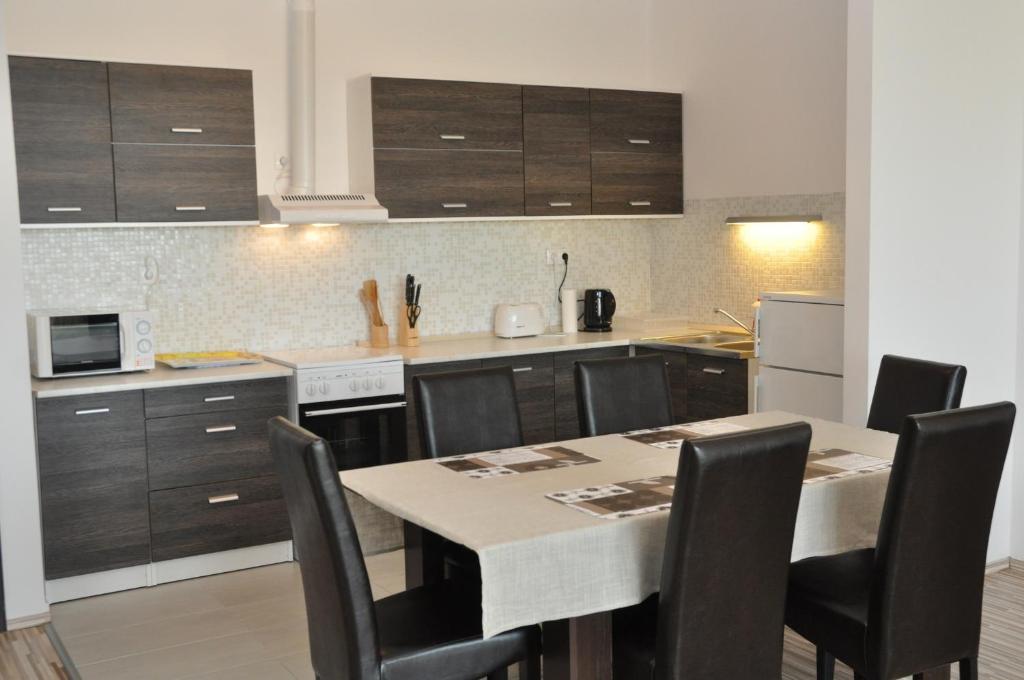 Tisza Palota Apartmanok Szeged Phòng bức ảnh
